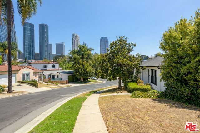 10328 Louisiana Avenue, Los Angeles
