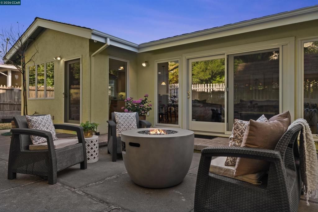 114 Combs Ln, Vallejo