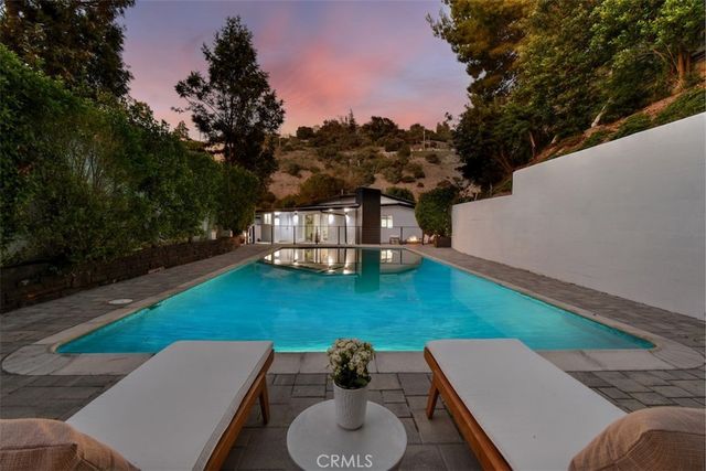 3675 Ventura Canyon, Sherman Oaks