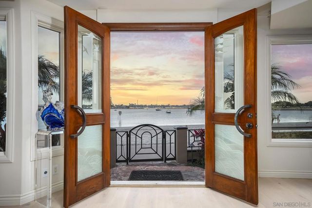 2741 Bayside Walk, San Diego