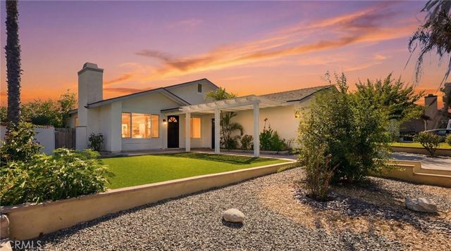 1138 Creekside, Corona