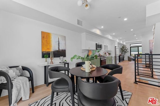 5443 Blackwelder Street, Los Angeles