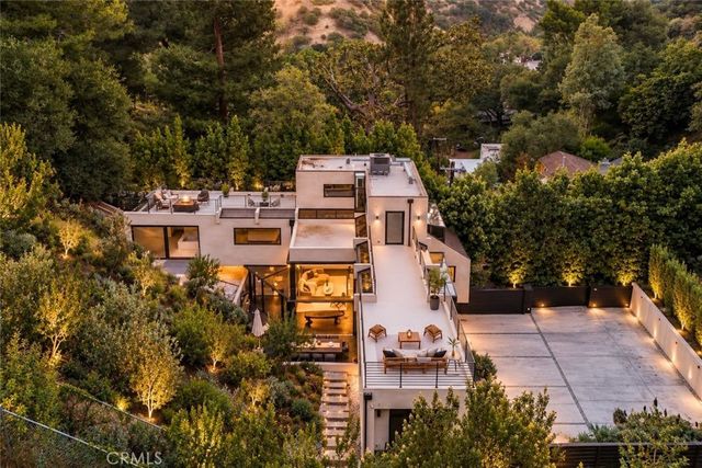 10443 Corfu Lane, Los Angeles