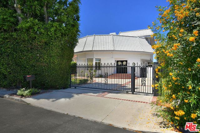 14713 Valleyheart Drive, Sherman Oaks