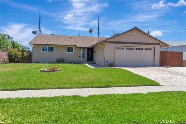 17242 Medallion, Tustin