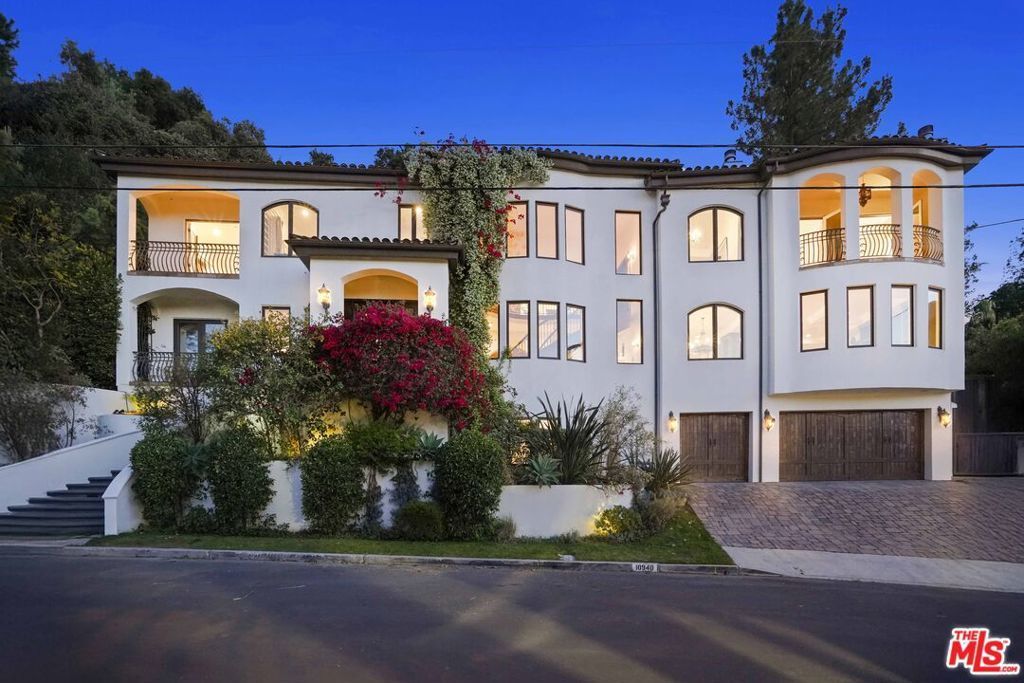 10940 Terryview Drive, Studio City