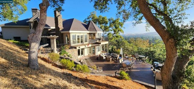715 Castle Rock Rd, Walnut Creek