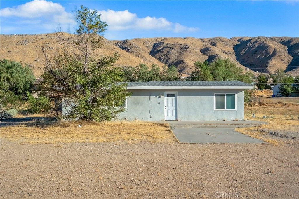 9376 Flora Vista, Apple Valley
