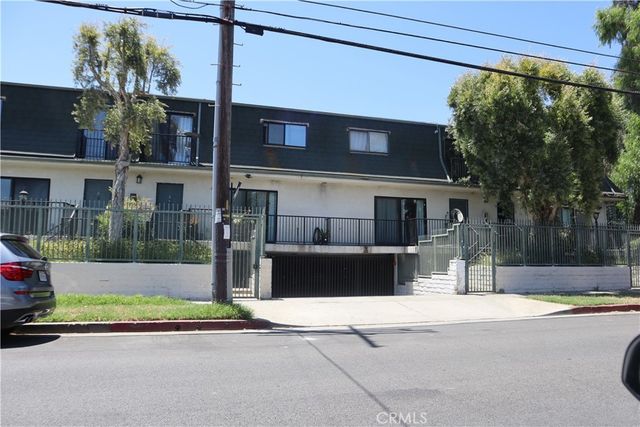 9047 Langdon # 4, Los Angeles