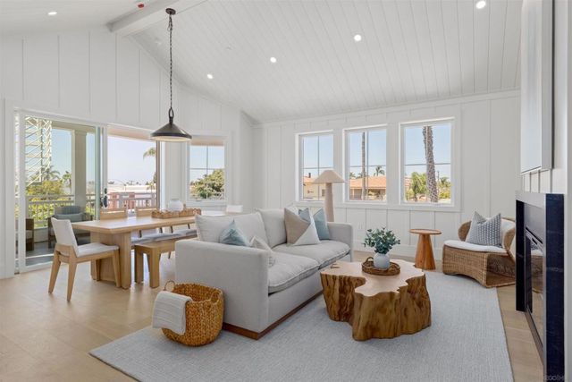 747 Orange Ave # 303, Coronado