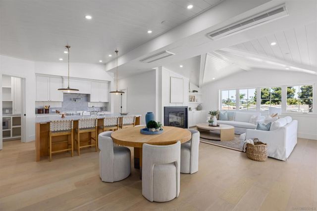 747 Orange Ave # 304, Coronado