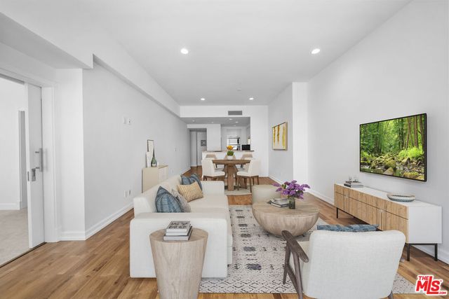 900 W Olympic Boulevard # 31e, Los Angeles
