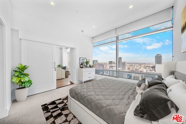 900 W Olympic Boulevard # 31e, Los Angeles