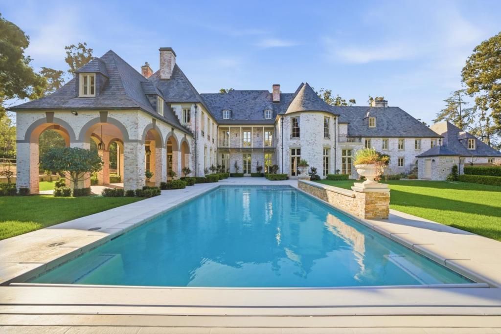 1200 Armsby Drive, Hillsborough