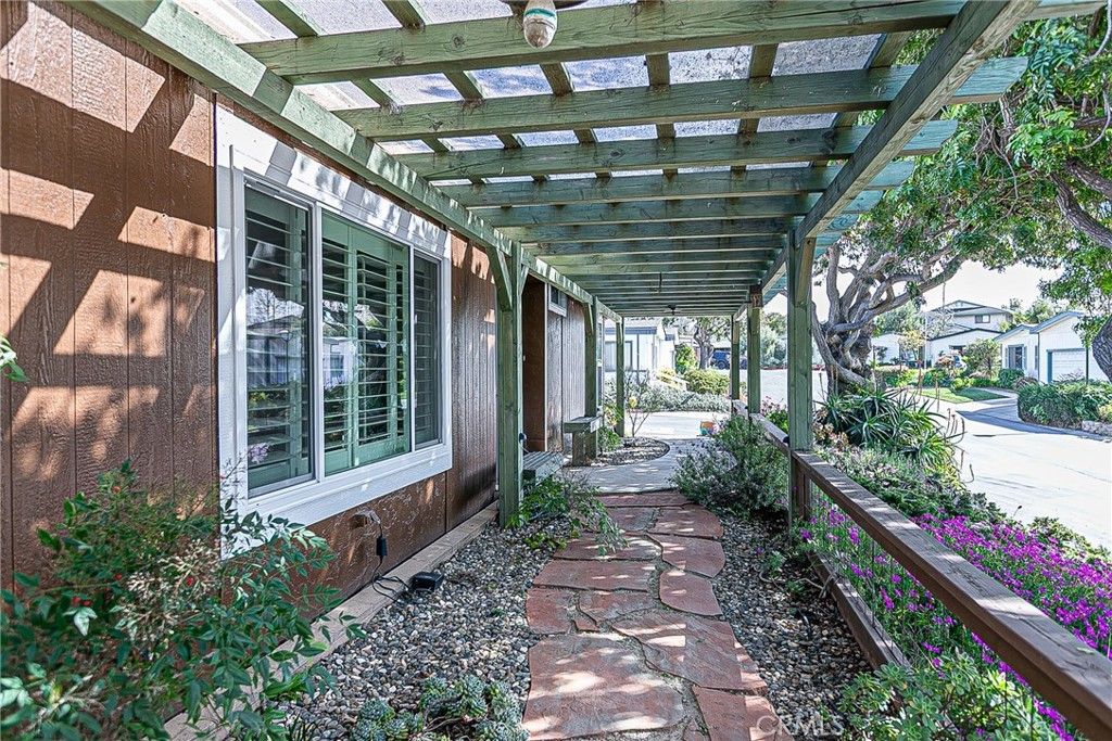 3985 Chatham, Santa Maria