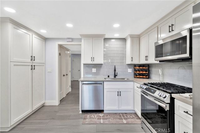 10065 Hidden Village, Garden Grove