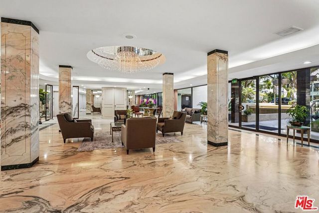 325 N Oakhurst Drive # Ph2, Beverly Hills