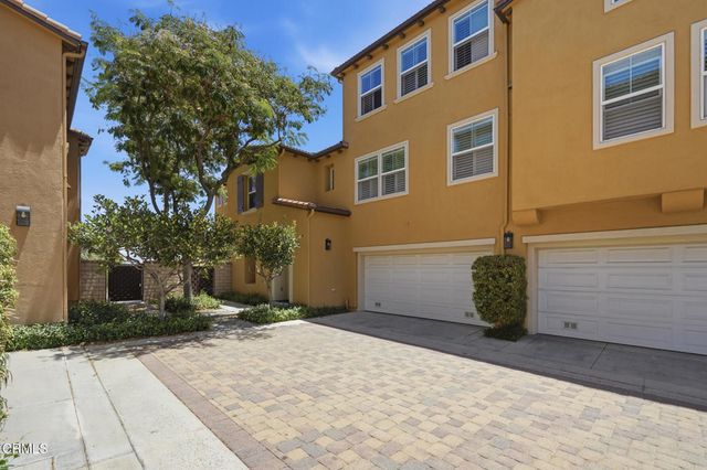 27016 Pebble Beach Drive, Valencia