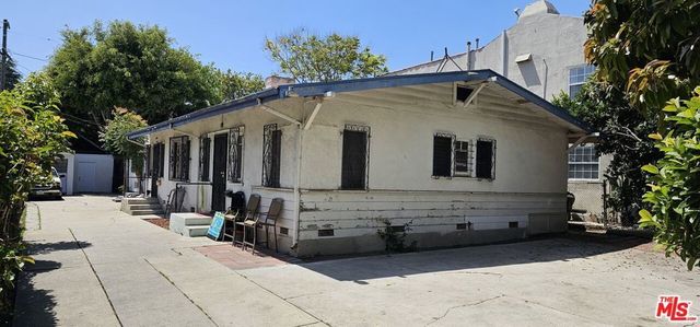 1243 N Beachwood Drive, Los Angeles