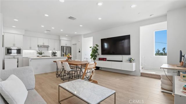 143 Fable, Irvine