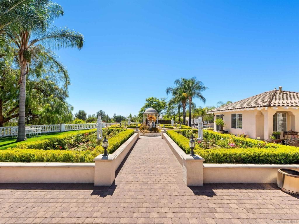 15043 Saddle Creek Drive, Valley Center