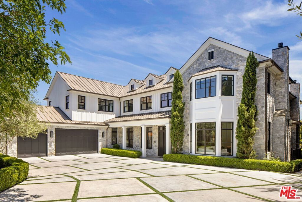 22 Oakmont Drive, Los Angeles