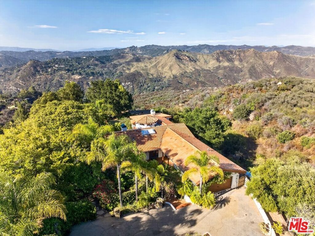 20333 Reigate Road, Topanga