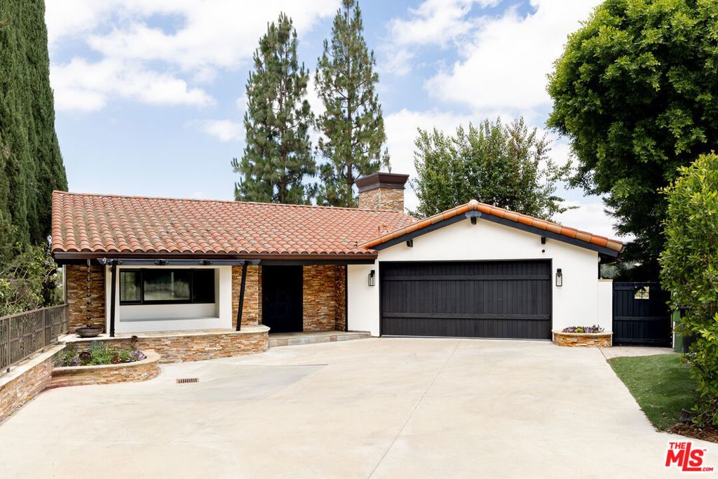4920 Llano Drive, Woodland Hills