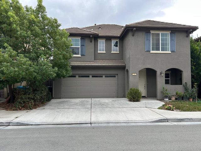 291 Slate Avenue, Hollister