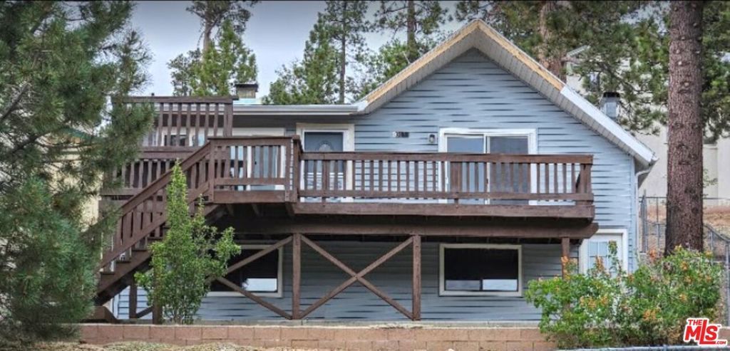 718 Blue Jay Road, Big Bear