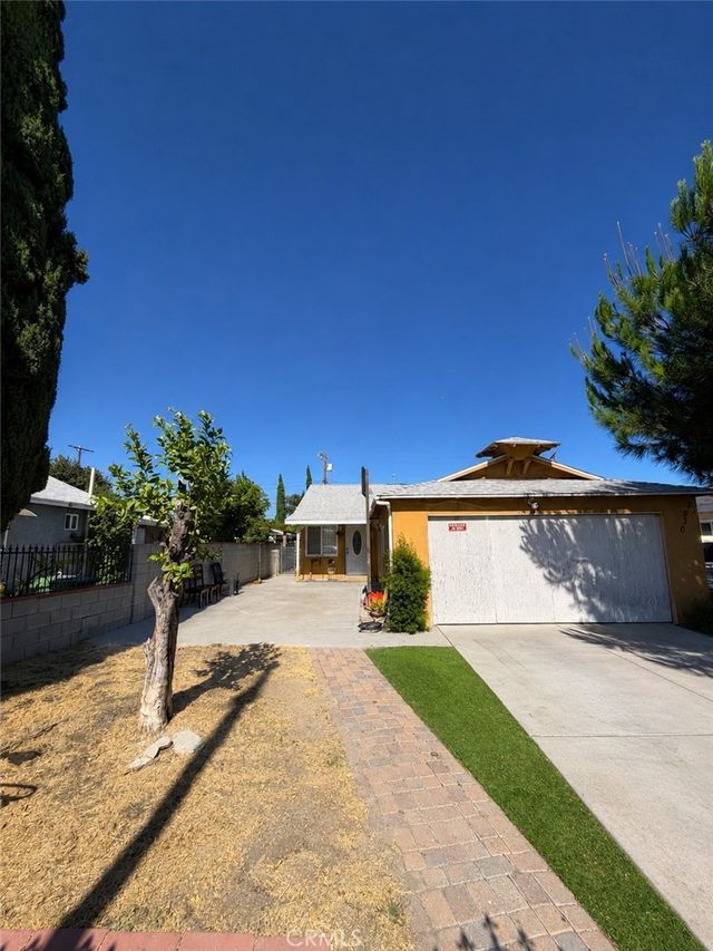 7836 Irvine, North Hollywood