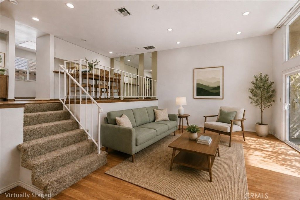 17943 Magnolia Boulevard # 16, Encino