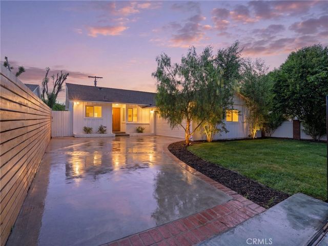 5141 Don Pio Drive, Woodland Hills