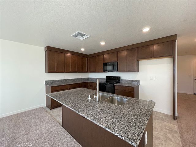 708 Stone Ridge East Avenue, Merced