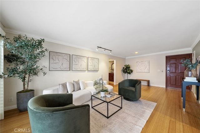 1154 S Barrington Avenue # 213, Los Angeles