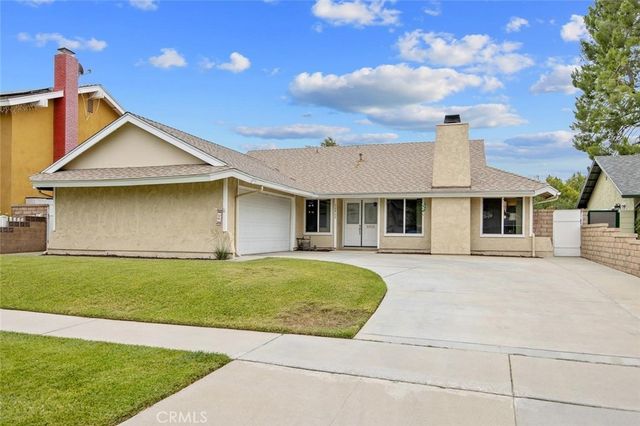 20862 Alaminos Drive, Saugus