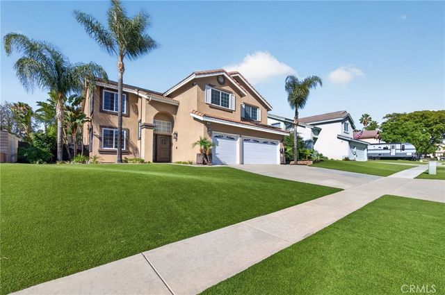 1359 Williamsburg Lane, Corona