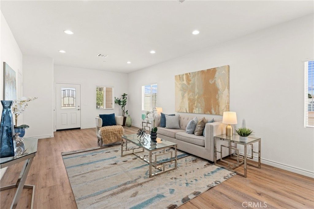 16277 Puesta Del Sol, Victorville
