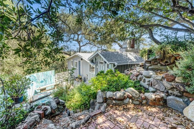 21936 Canon Drive, Topanga
