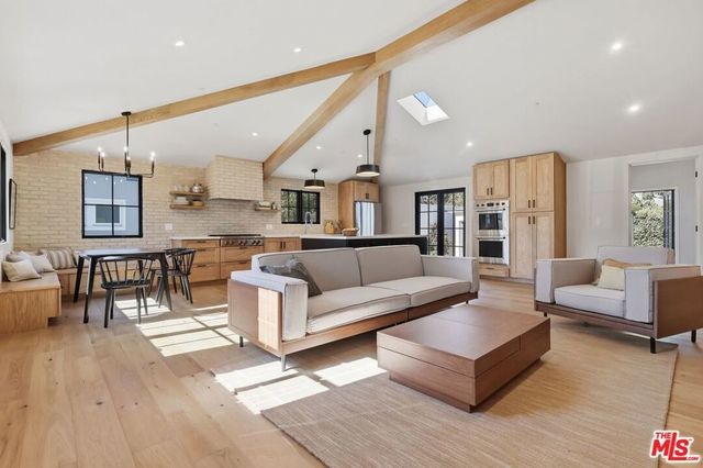 4414 Westlawn Avenue, Los Angeles