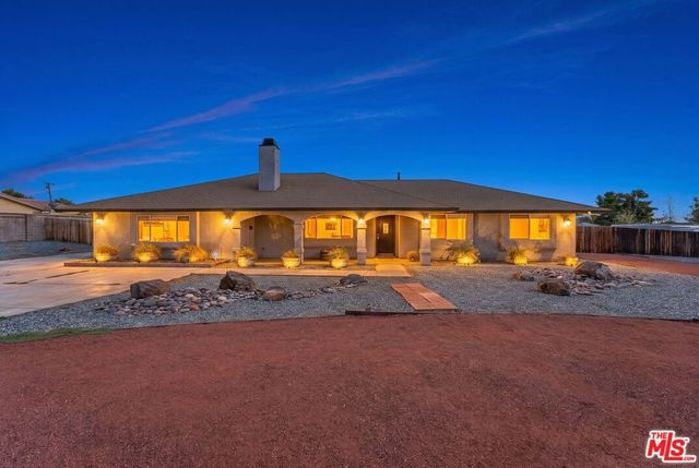 15361 Mondamon Road, Apple Valley