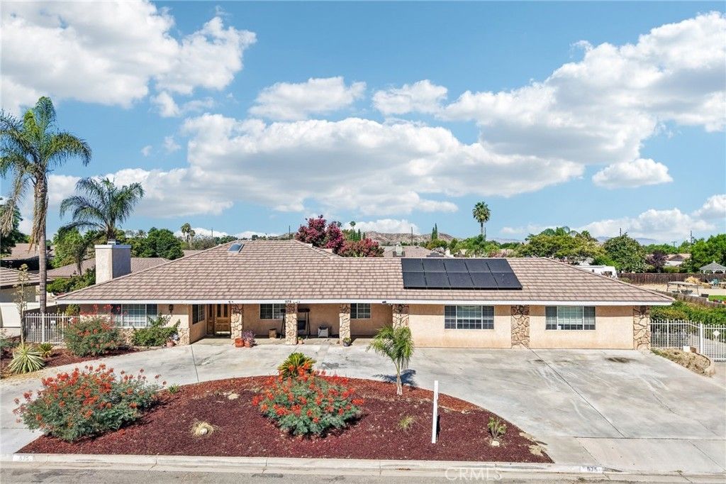 575 Lauresa, Hemet