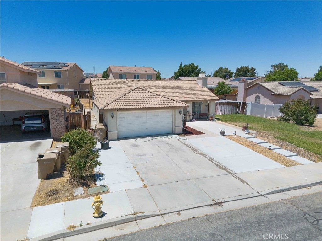 8544 Dove Creek, Hesperia