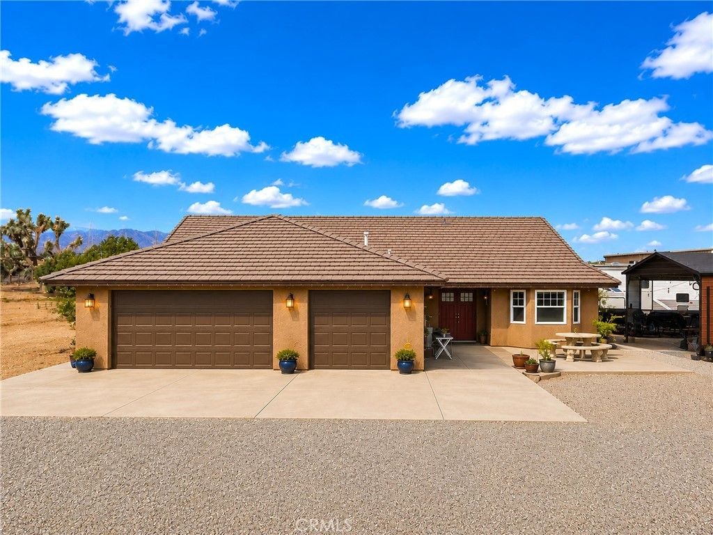 6738 Tamarisk Avenue, Hesperia
