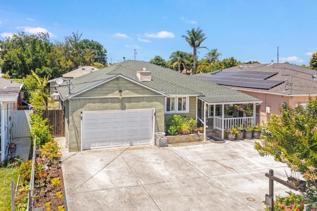 123 Gardenia Way, East Palo Alto