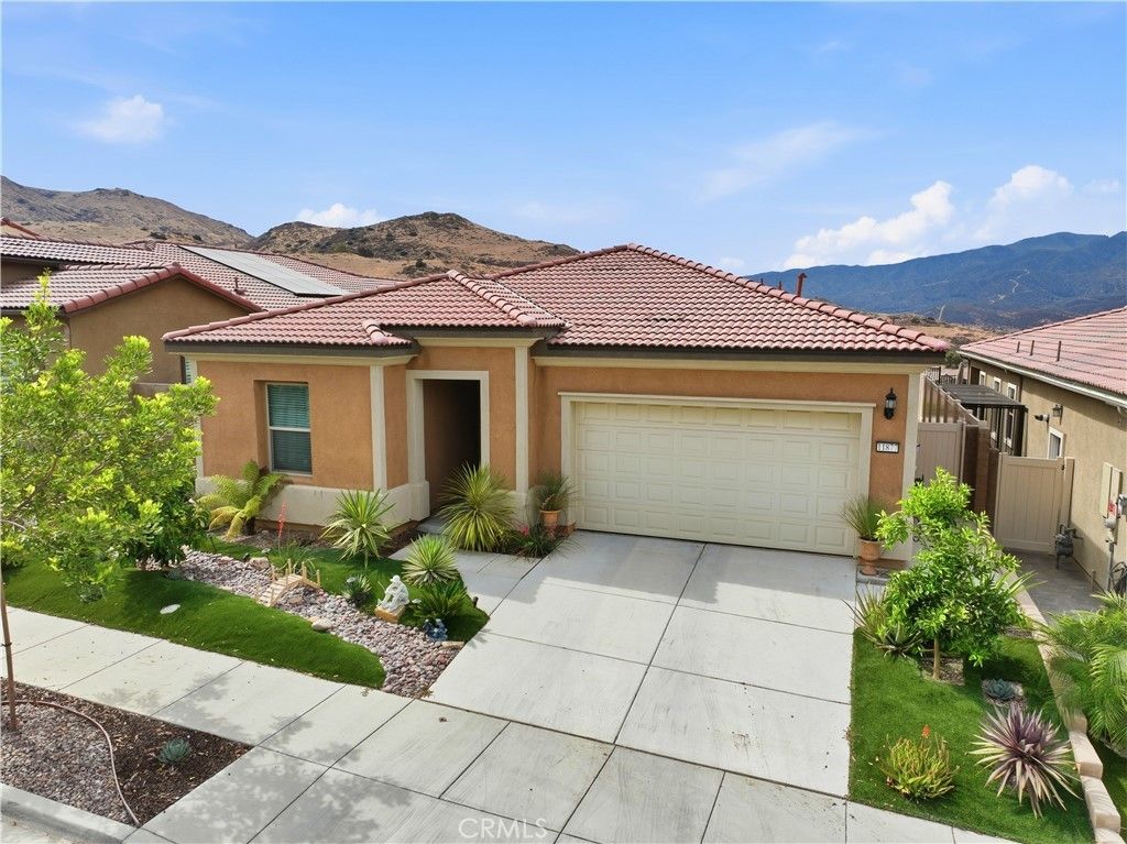 11877 Wandering Way, Corona