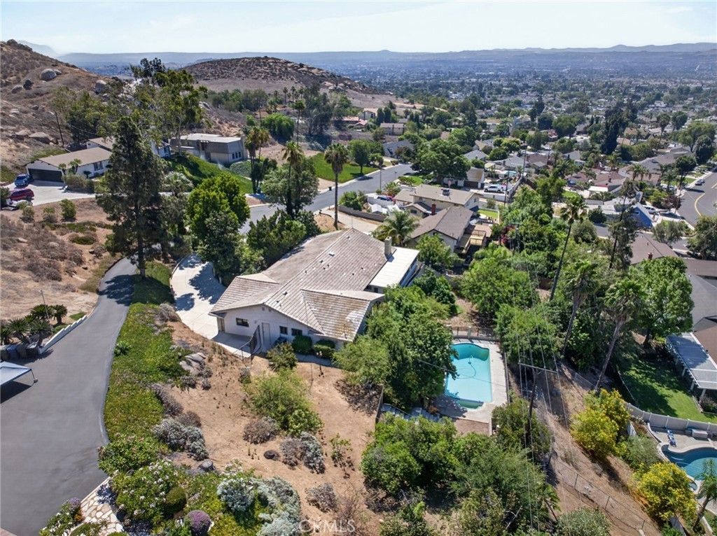 5462 Sierra Vista, Riverside