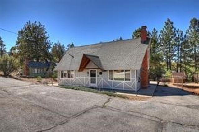 642 Villa Grove, Big Bear