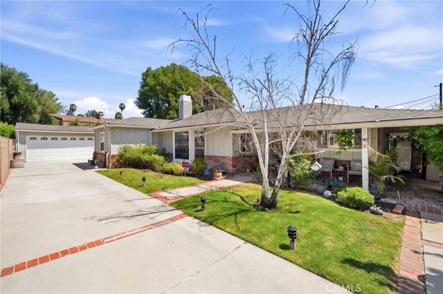 15571 Otsego, Los Angeles