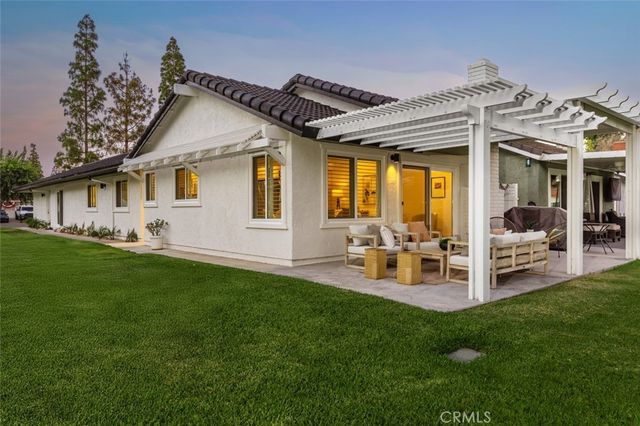 24142 Minnetonka Lane, Lake Forest